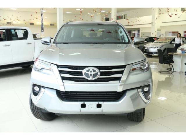 TOYOTA HILUX SW4 2.8 SRX 4X4 16V TURBO 2019 - Foto 2