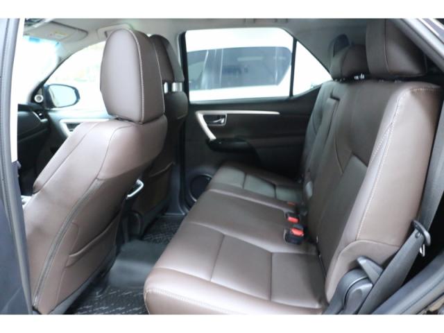 TOYOTA HILUX SW4 2.8 SRX 4X4 7 LUGARES 2019 - Foto 10
