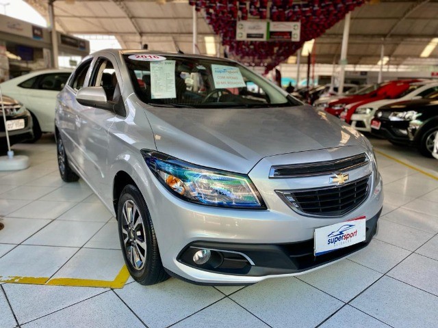 CHEVROLET ONIX LTZ 1.4 COM APENAS 30 MIL RODADOS