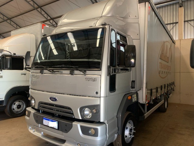 FORD CARGO 1119 SIDER 2019