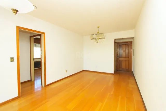 Apartamento de dois dormitórios e uma vaga de garagem no bairro Independência em Porto Ale - Foto 7