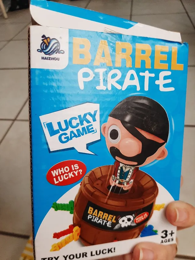 Você na feira indo comprar jogos piratas