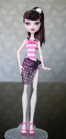 Boneca monster high draculaura