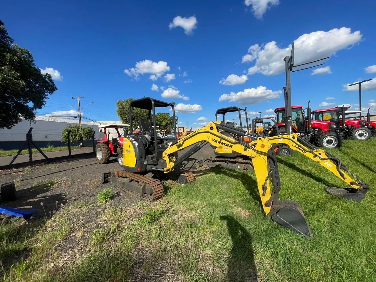Mini escavadeira YANMAR Vio 27 - Foto 3