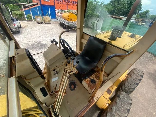 MOTONIVELADORA CATERPILLAR 120H - Foto 4