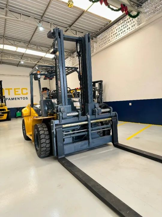 Locação empilhadeira 7T Diesel com cabine e sem cabine