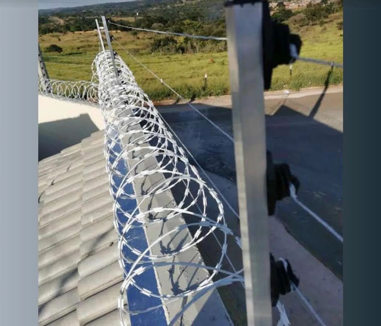  Câmeras, Cercas, Portões, Concertina e Venda de Celulares - Foto 4