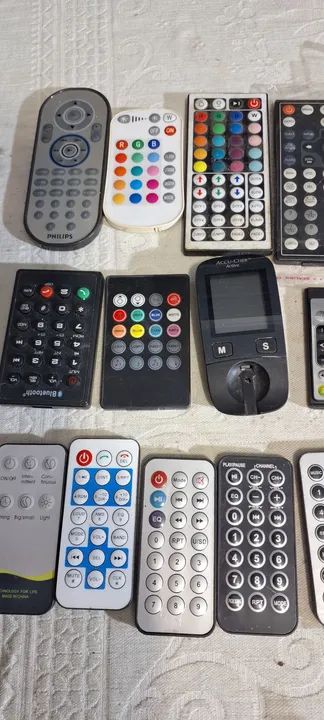 Lote dr controles ,vendo unidade cada 2 peças