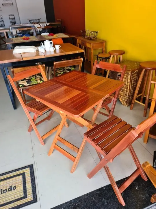 Conjunto de mesas para bares e restaurantes