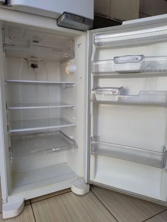 Geladeira Brastemp 354 Litros - Foto 2