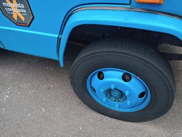 MERCEDES BENZ 710 2009 BAU UNICO DONO - Foto 6