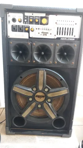 Caixa de som amplificada