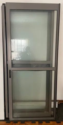 Porta de alumínio com vidro de correr para varanda gourmet