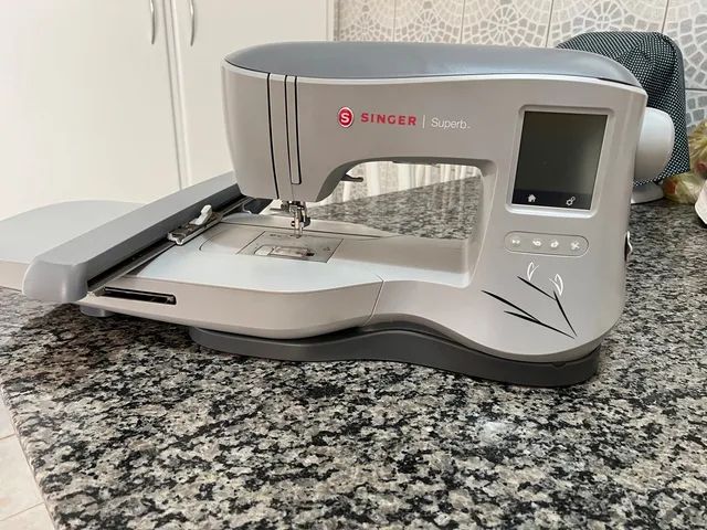 Máquina de bordar Singer Superb EM 200 - Foto 2