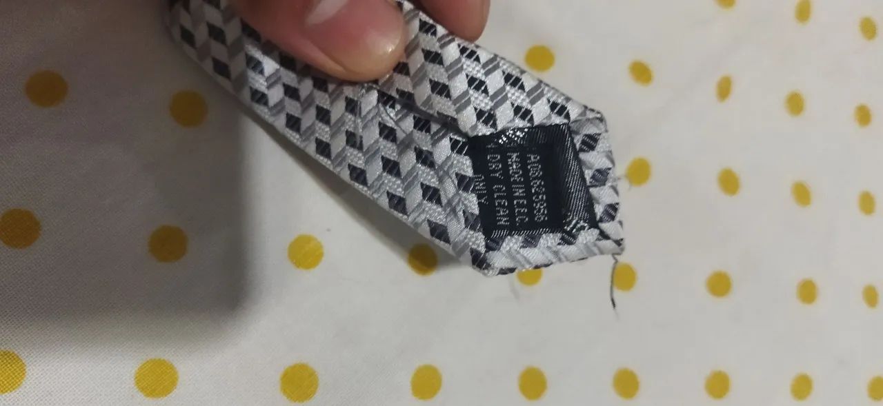 Gravata elegante cinza com detalhes - Foto 4