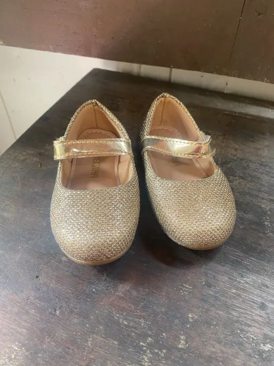 Sapatilhas Douradas Molekinha com Laço - Foto 4