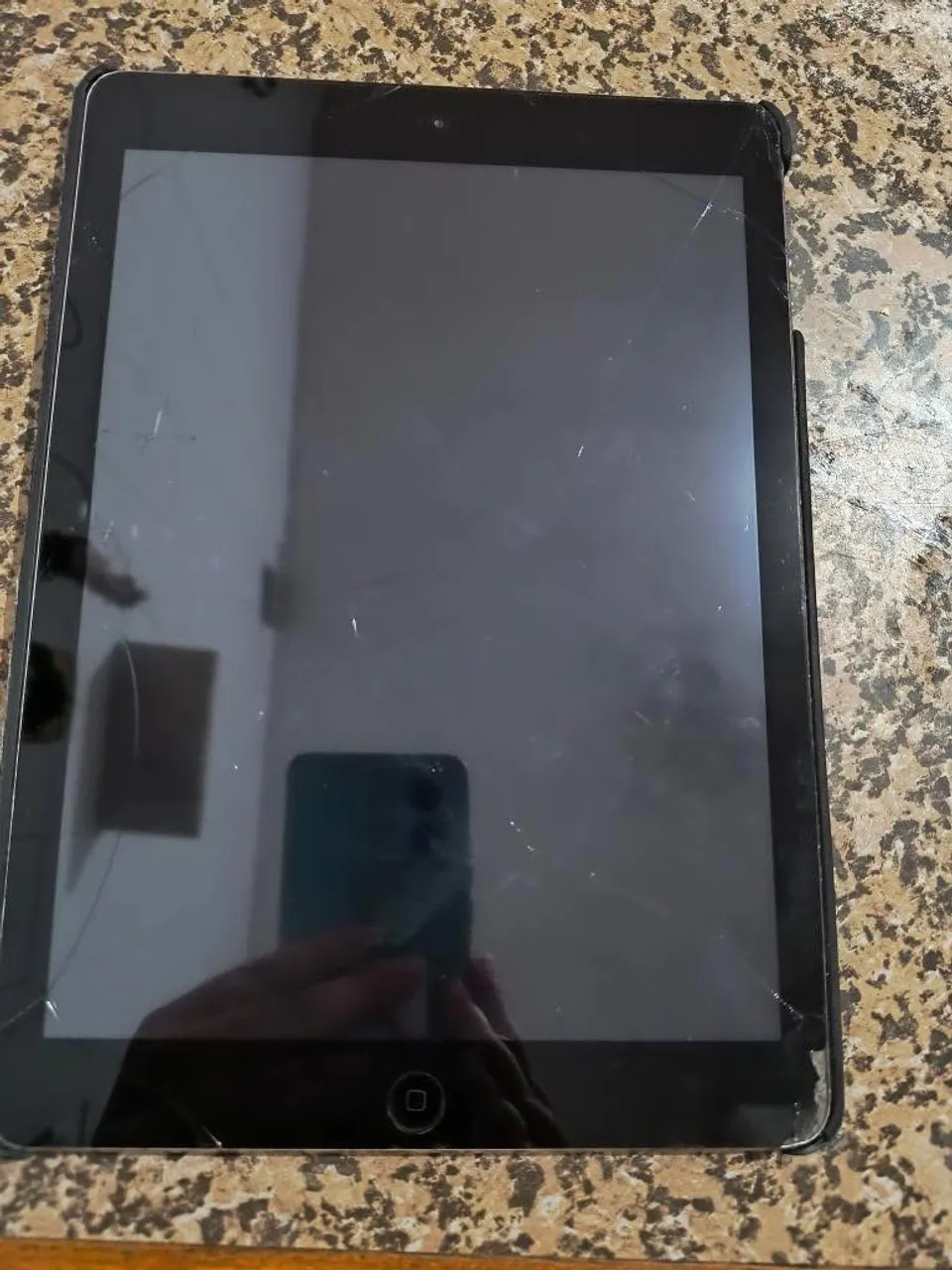 iPad Air com Tela Quebrada