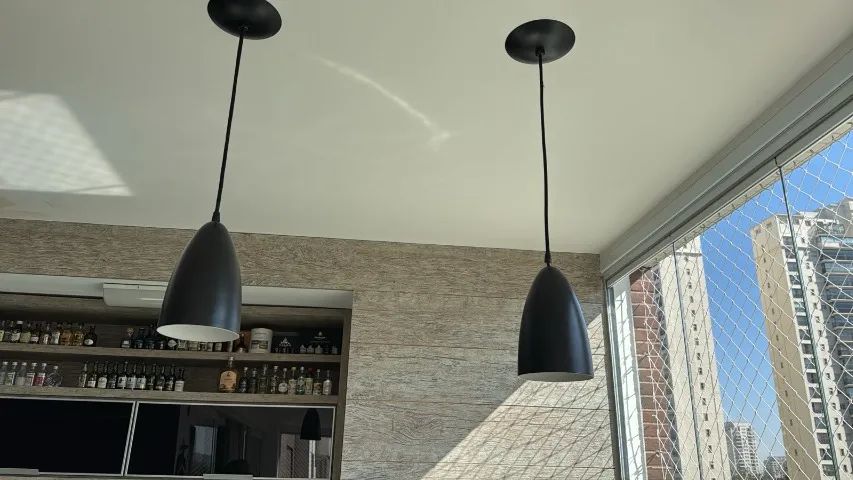 3 lustres pretos - 2 pequenos e 1 grande  - Foto 3