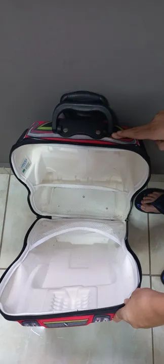 Mochila escolar carros 73 com rodinhas - Foto 4