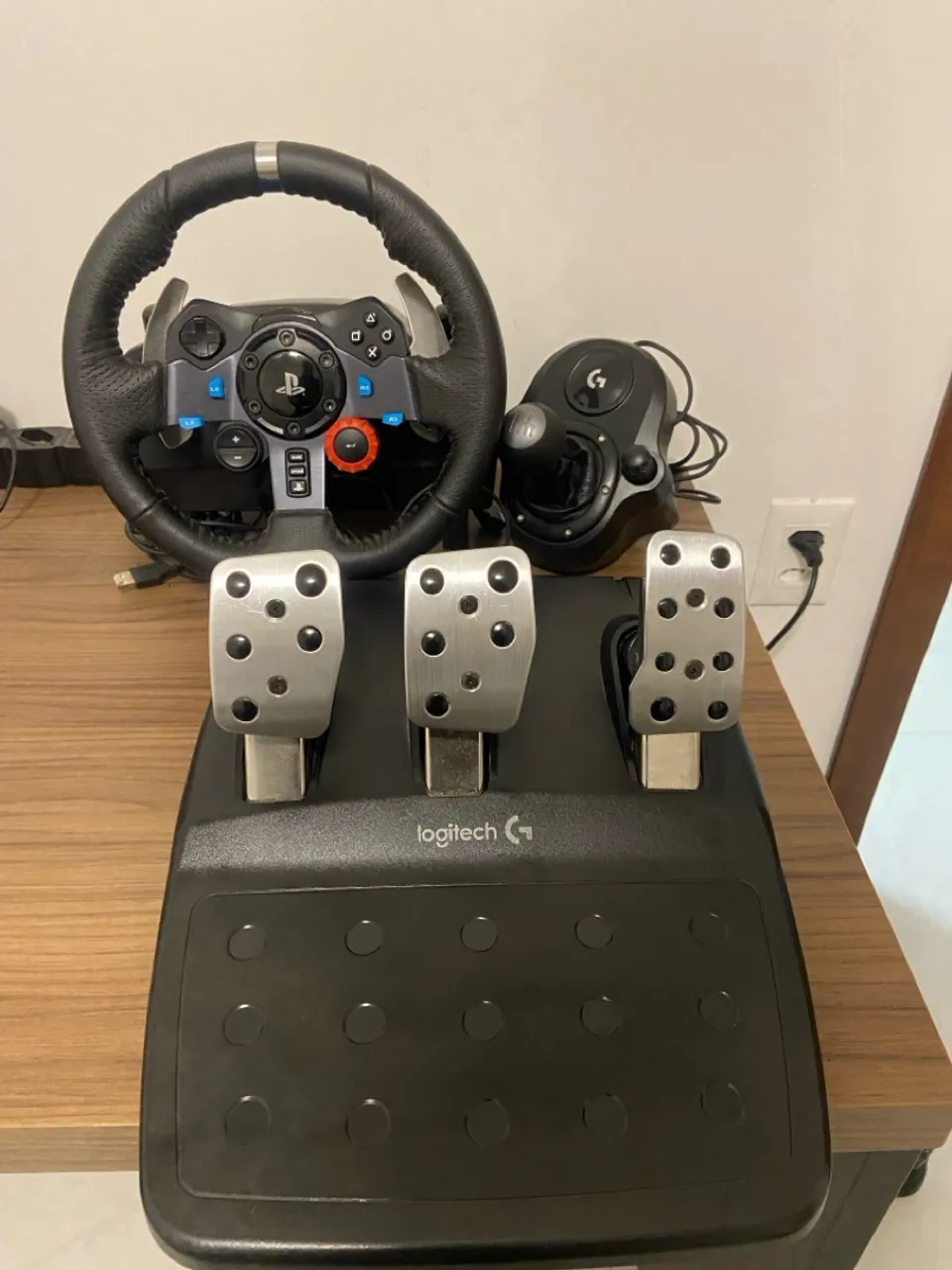 Volante Logitech G29 com Câmbio e Pedais