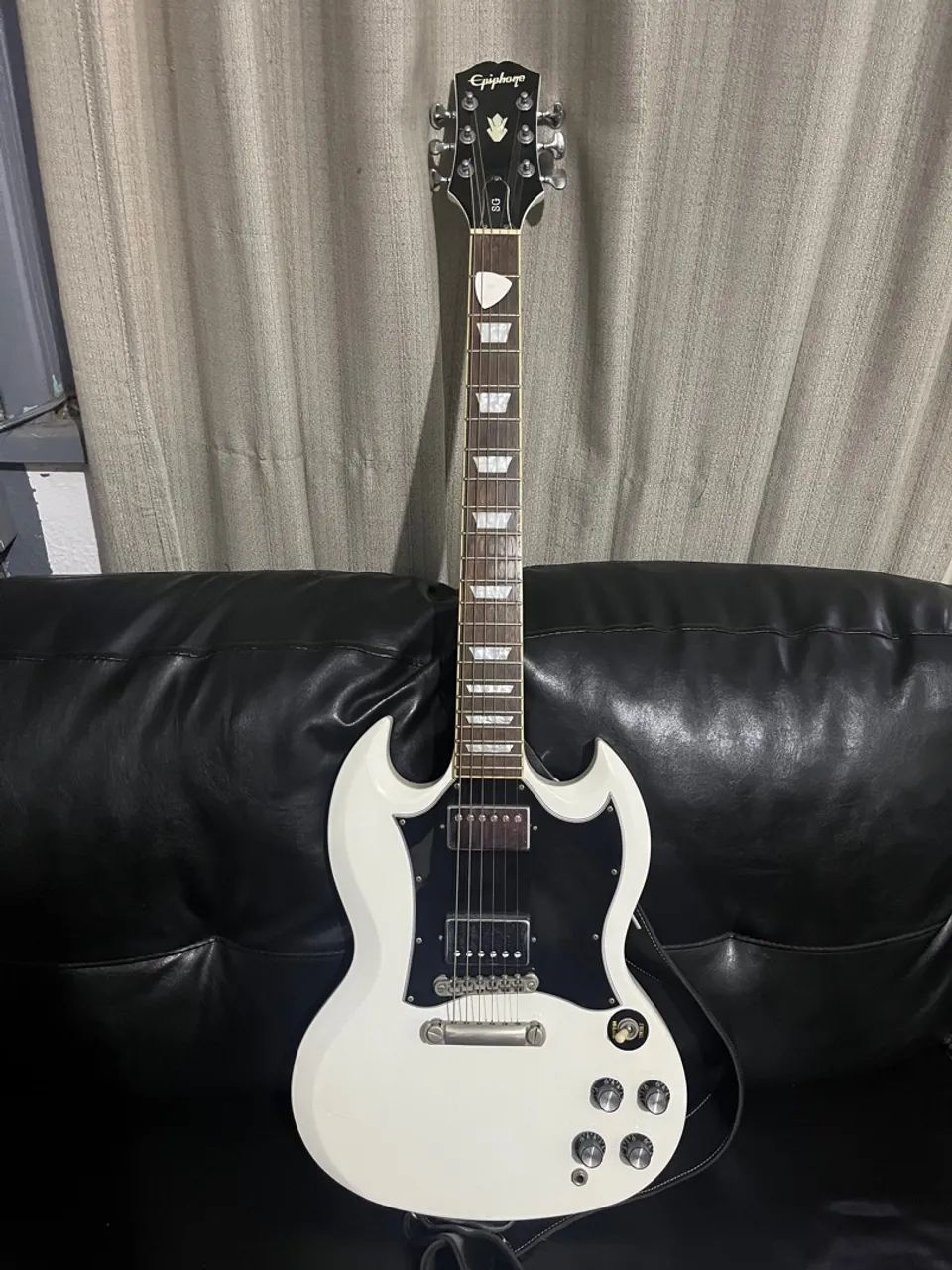 Guitarra Epiphone Alpine White  - Foto 3