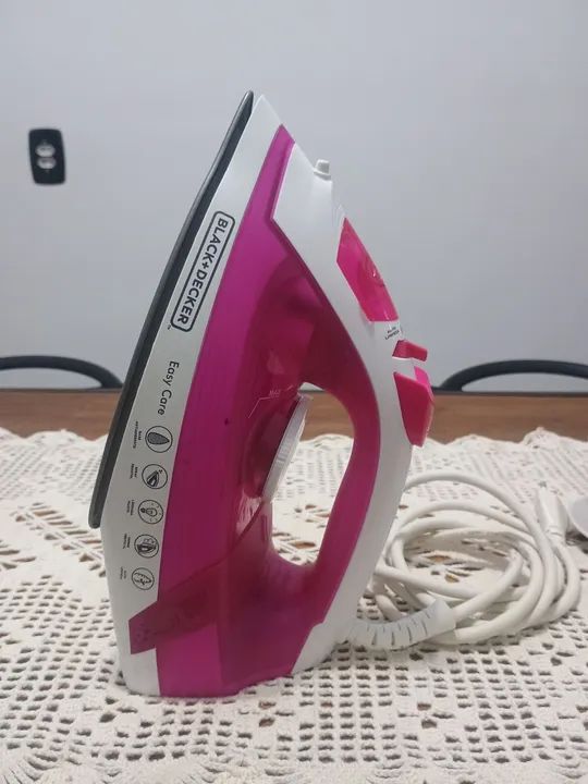 Ferro a Vapor Black+Decker AJ2200 - Novo para hoje R$ 120 reais chama 9*8*4*7*6*3*5*9*0 - Foto 2
