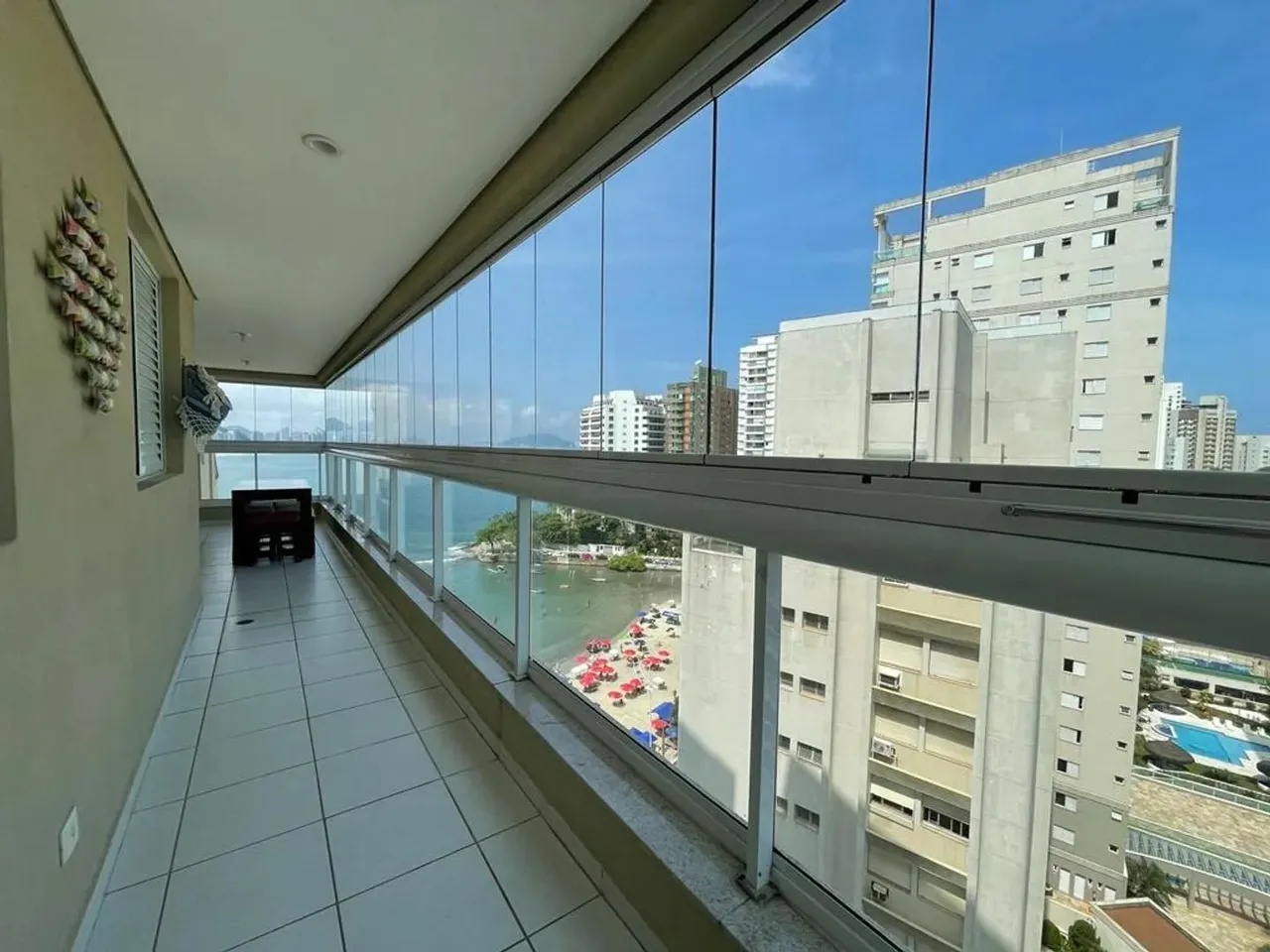 Apartamento em Avenida General Monteiro de Barros - Vila Luis Antônio - Guarujá/SP