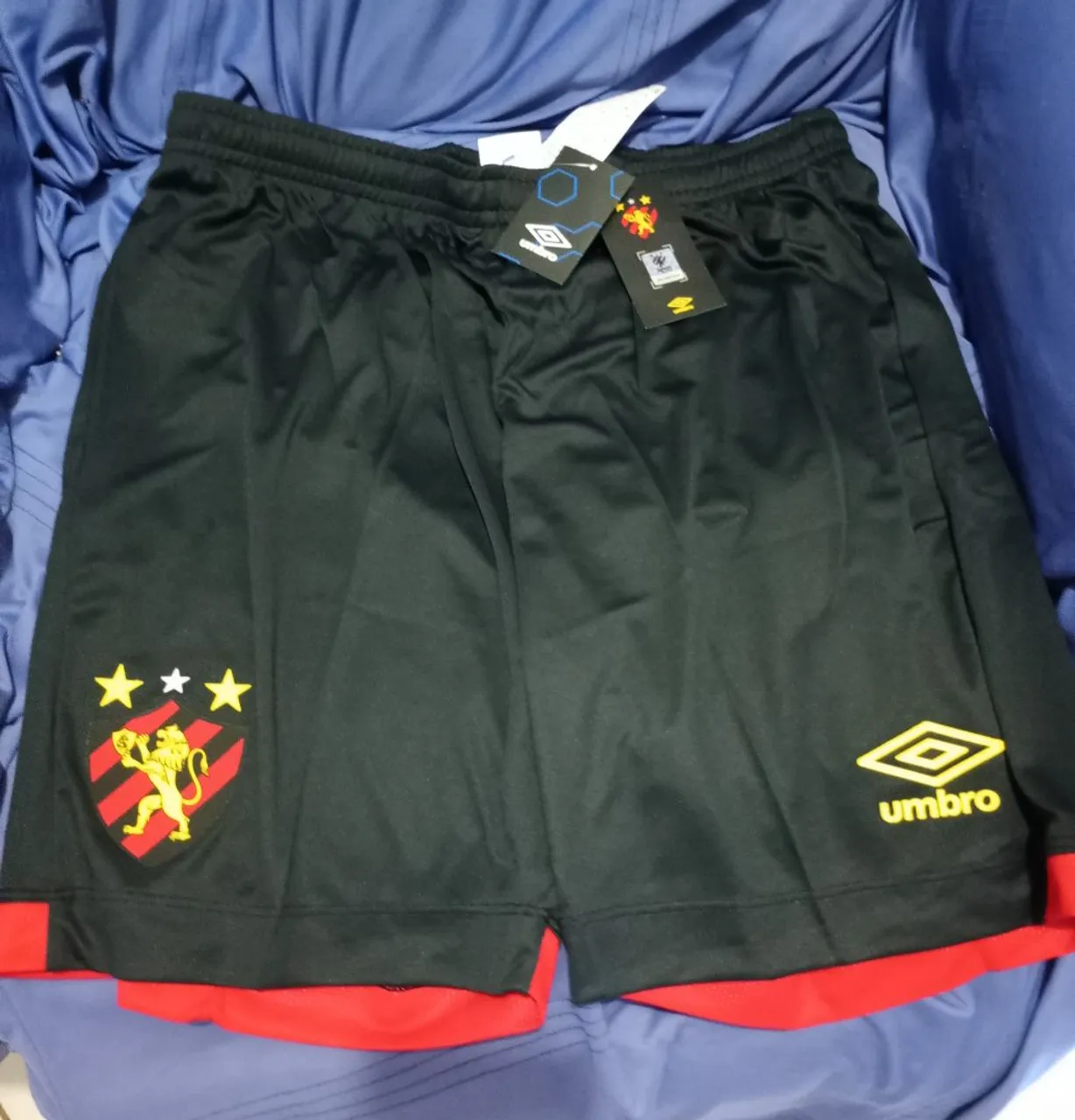 Shorts Sport Club do Recife Umbro (preço por unidade)