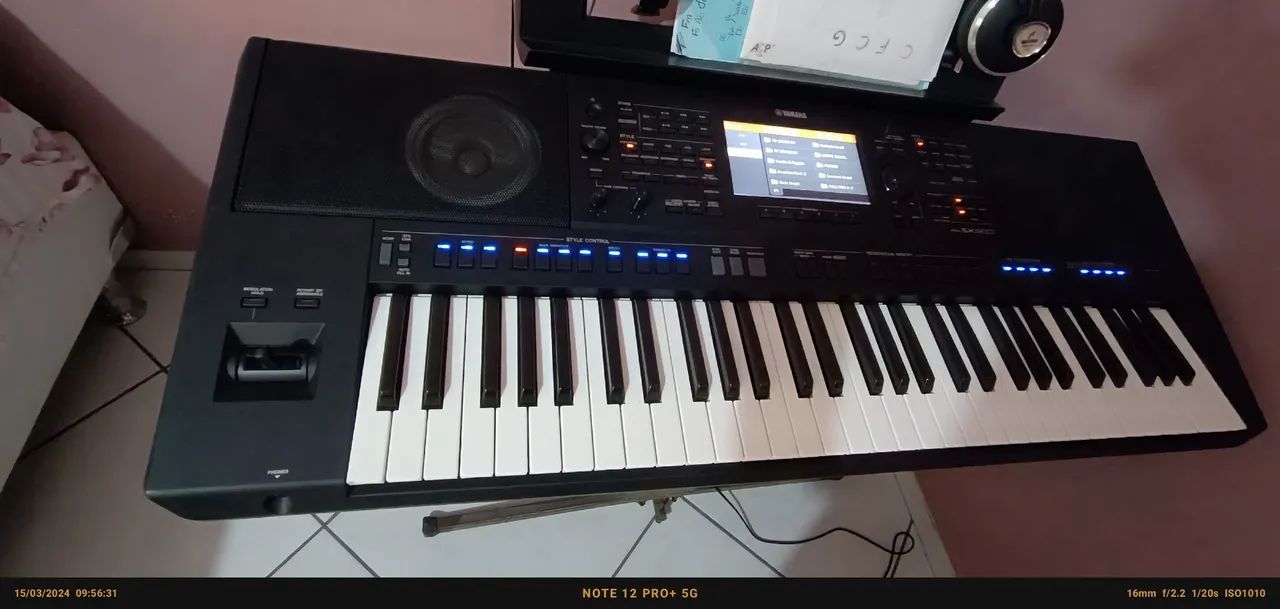 Teclado Yamaha PSR-SX900 - Seminovo - Foto 5