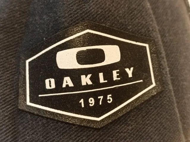 Boné OAKLEY 1975 modelo Trucker Cor Preto - Foto 2