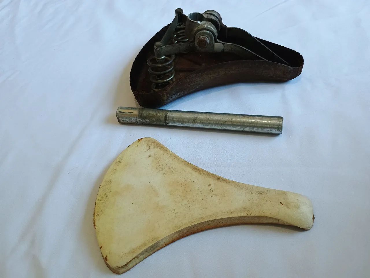 Selim Antigo para Bicicleta para restauro  - Foto 3