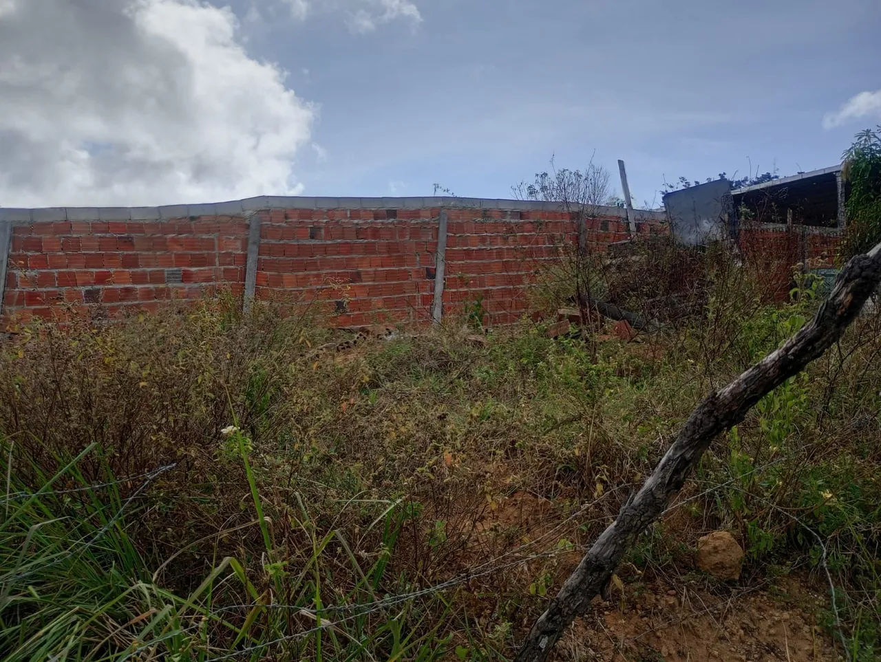 Vende-se terreno