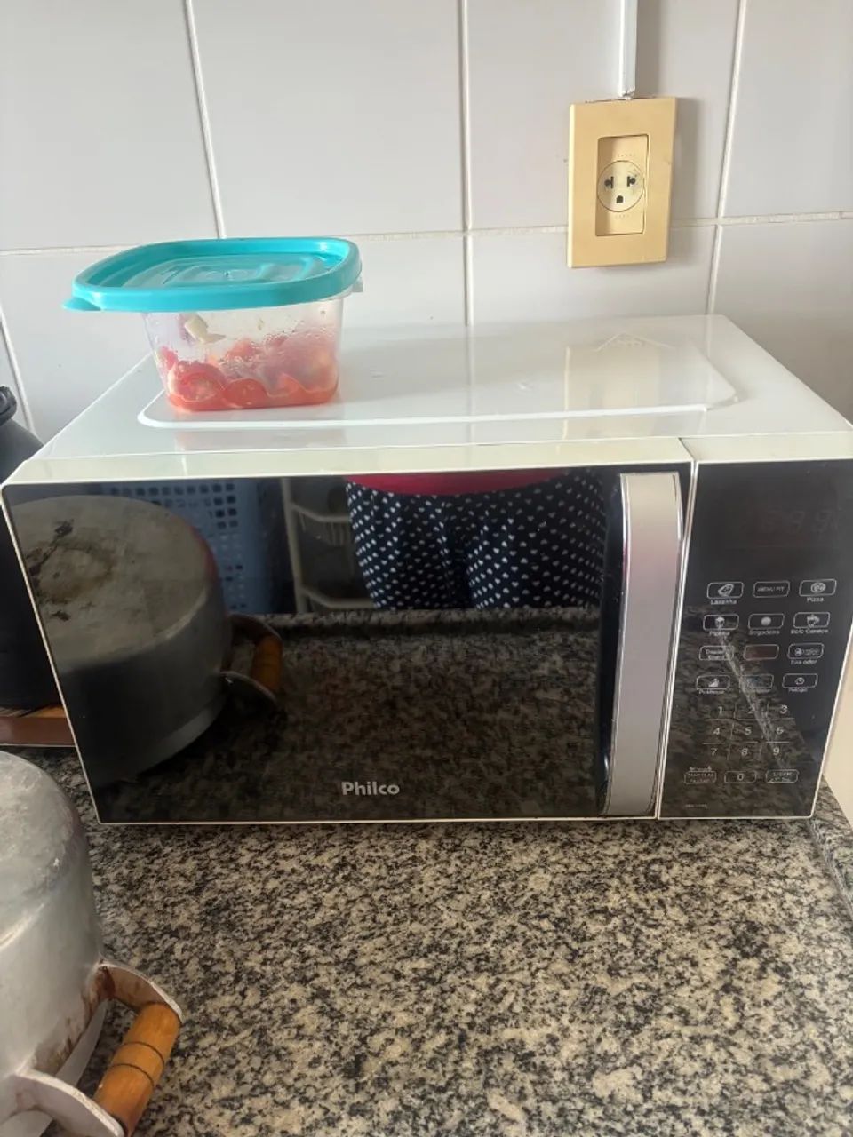 O micro-ondas Philco PMO23EB - Foto 2