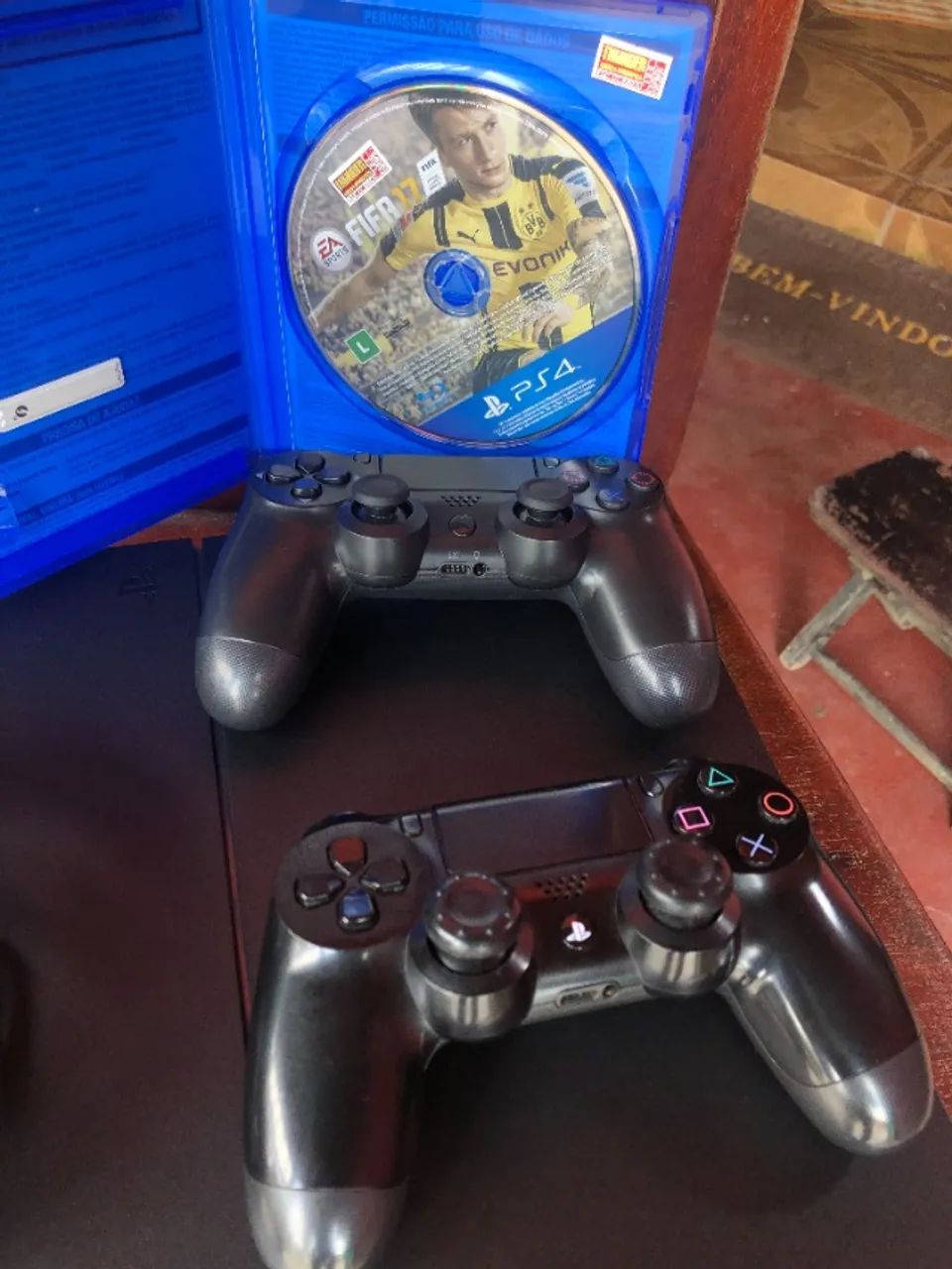 PS4 COM 2 CONTROLES E 1 JOGO64294630234242122