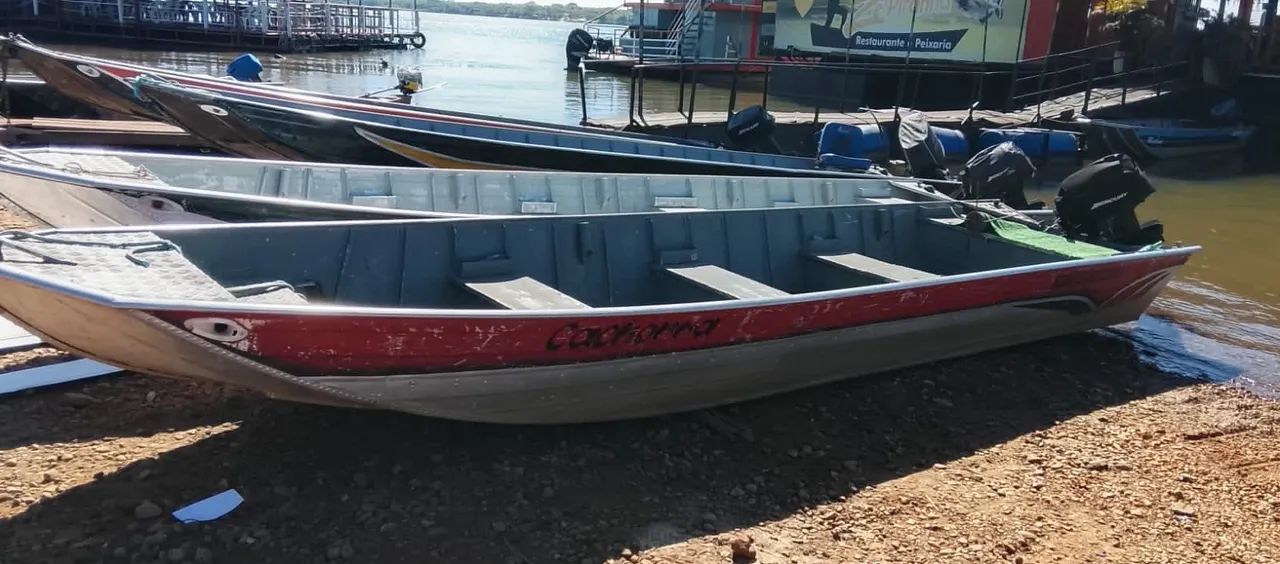 ? Barco 6m com motor Mercury 15hp + carretinha - Pronto para usar! - Foto 2