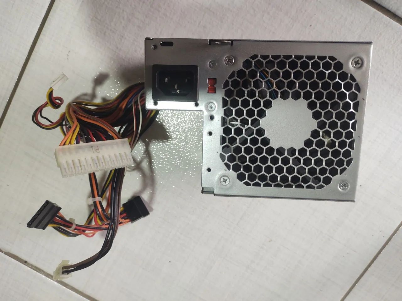 Fonte de PC ATX HP