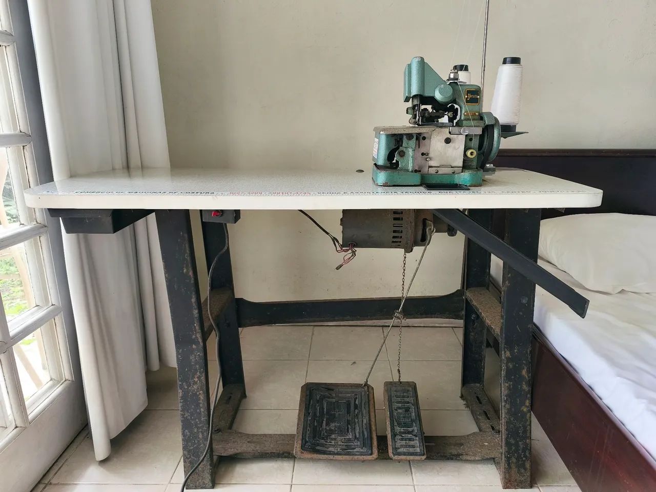 Máquina de costura Overloque (faca) - Foto 2