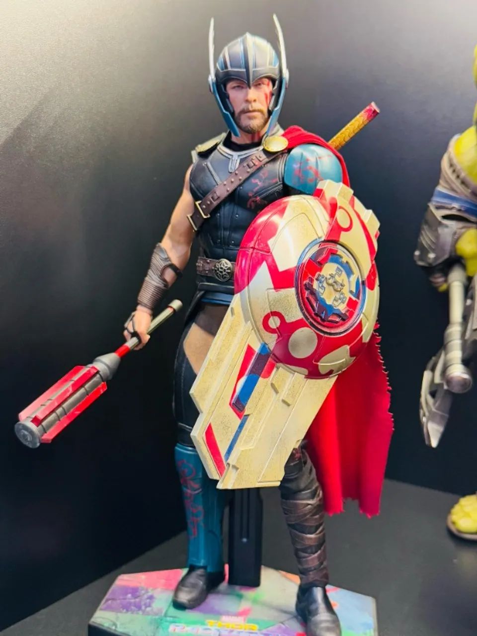 Hot Toys Thor Gladiador 1/6 - Thor Ragnarok - Foto 2