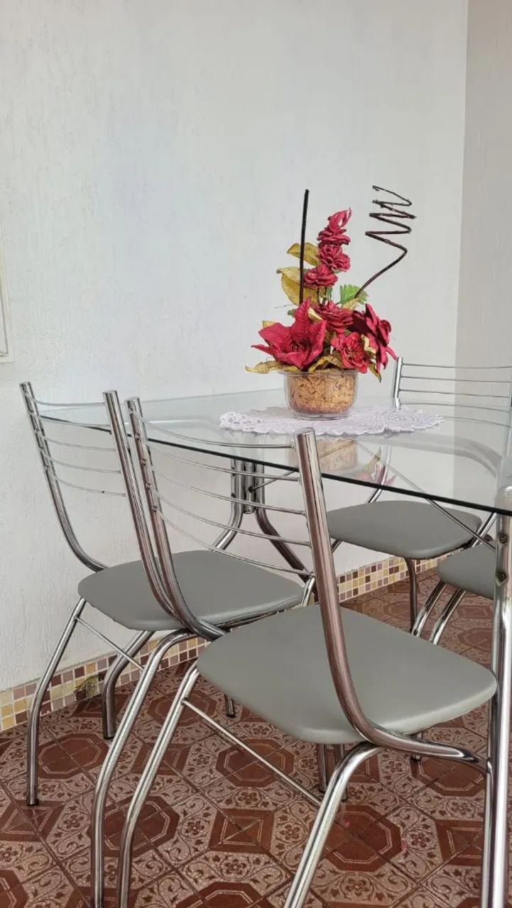 Mesa com  4 cadeiras  - Foto 3