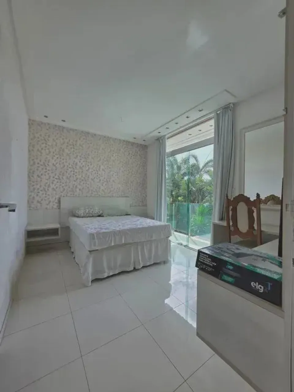 COND. RENAISSANCE. 3 SUÍTES, SALA PARA 2 AMBIENTES, 100% MOBLIADA. 4 VAGAS.