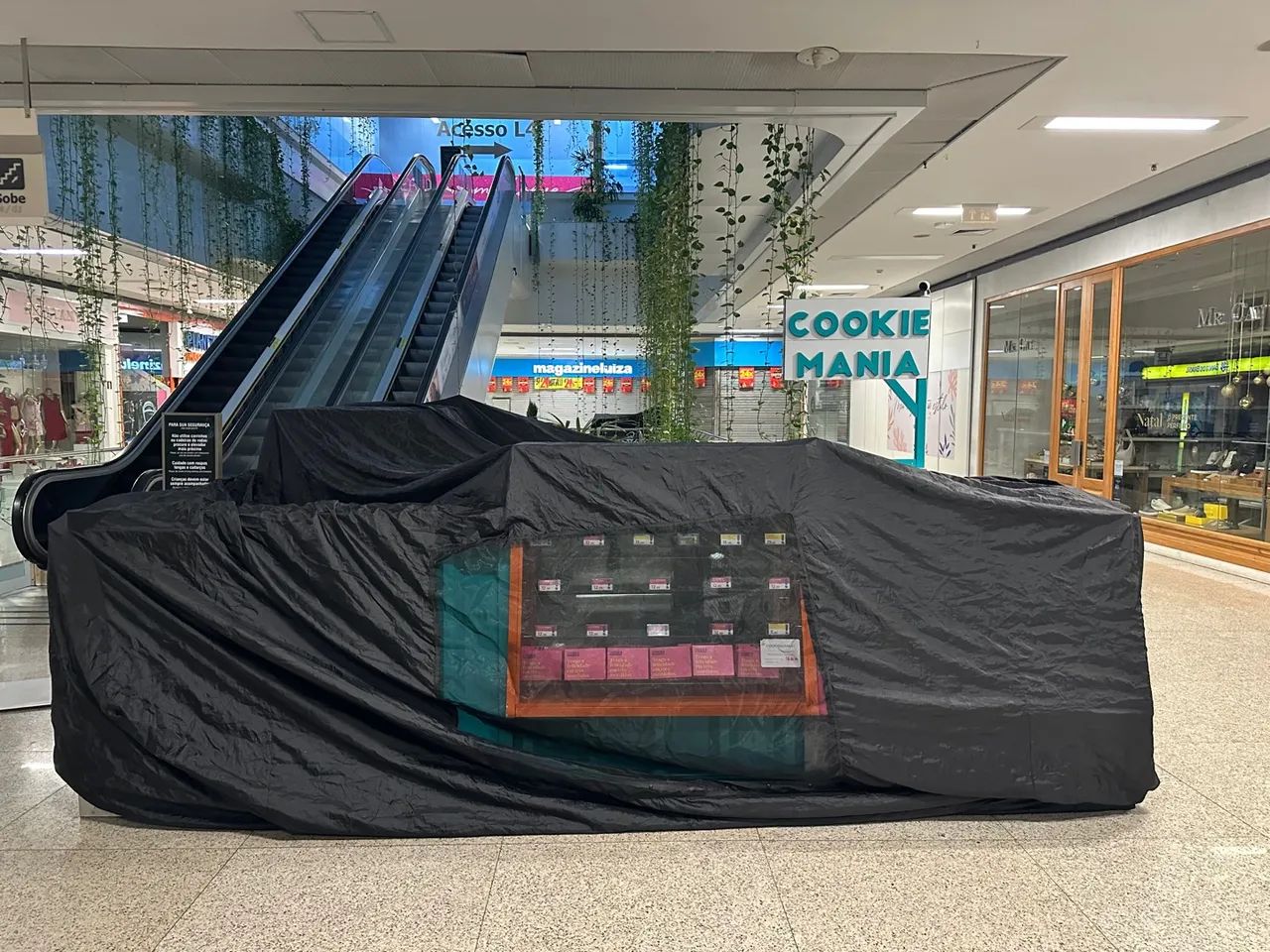 OPORTUNIDADE- Estrutura quiosque completa com vitrine  - Aceita negociação  - Foto 3