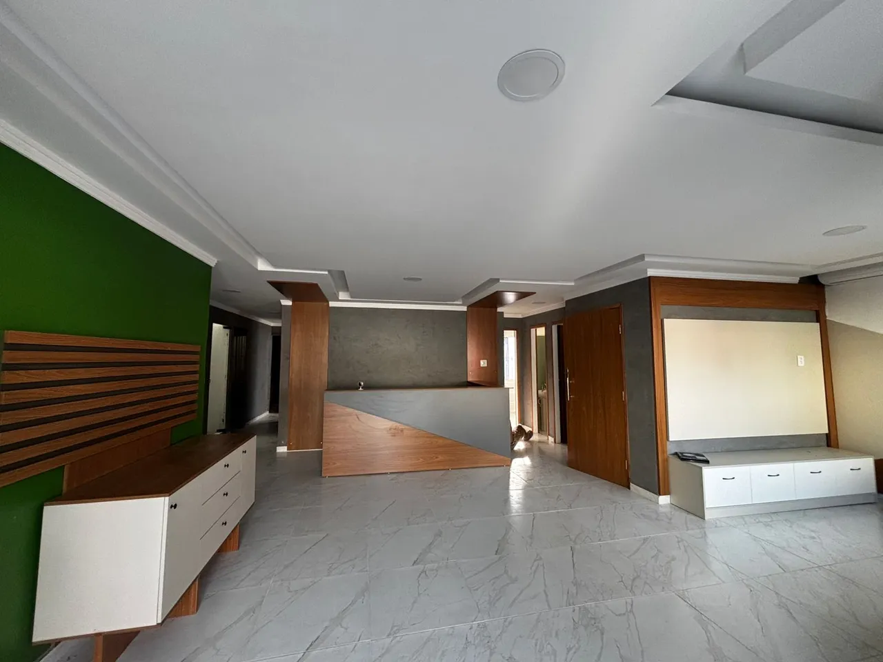 VIERALVES, ALUGO PONTO COMERCIAL COM 5 SALAS, COPA E RECEPÇAO, 10 VAGAS.