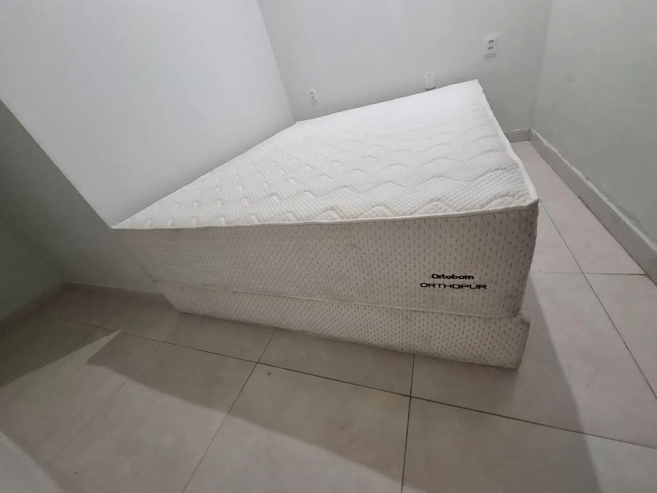 CAMA QUEEN  