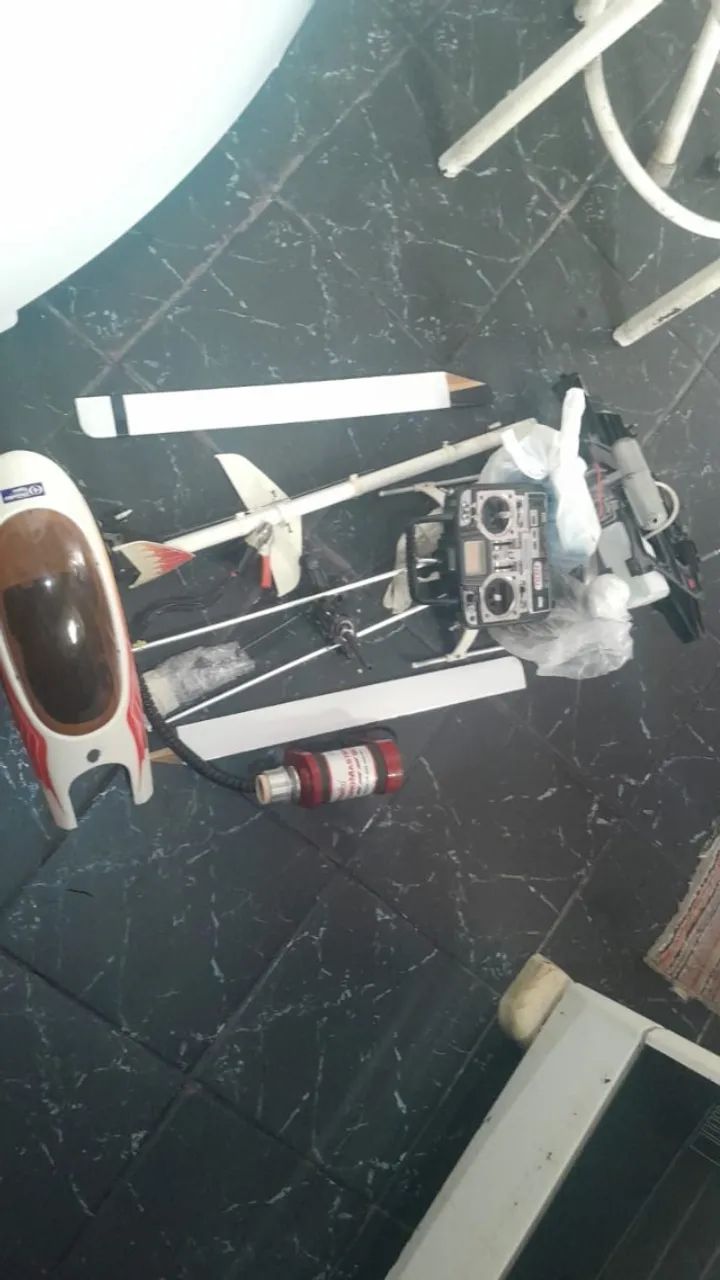 Helicóptero de controle remoto63824556922243122