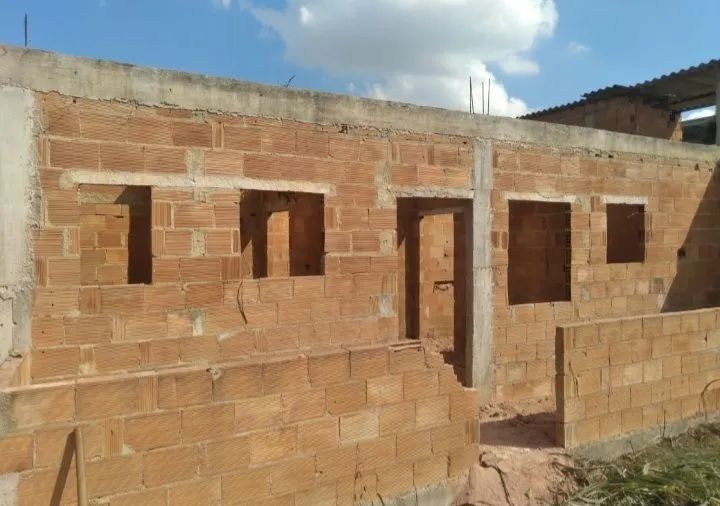 Vendo 2 lojas comerciais e 4 casas em ponto de laje - Foto 5