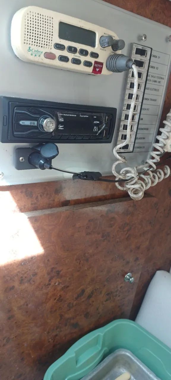 Lancha Real 26 cabinada 140 mil. Troco por jet-ski.  - Foto 4