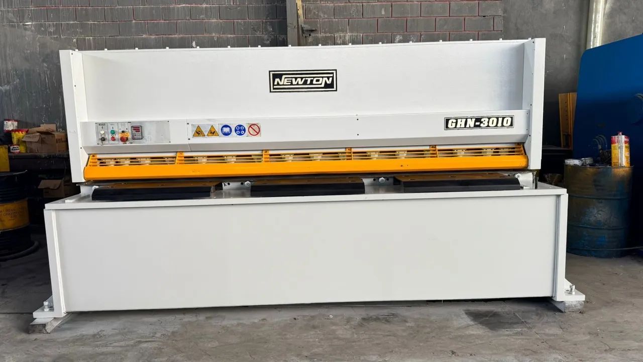 GUILHOTINA CN NEWTON 