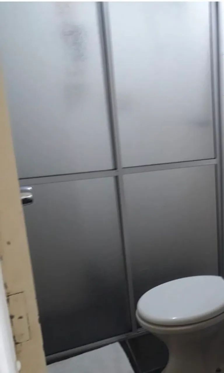 Bathroom shower enclosure with partitions64305473853058120