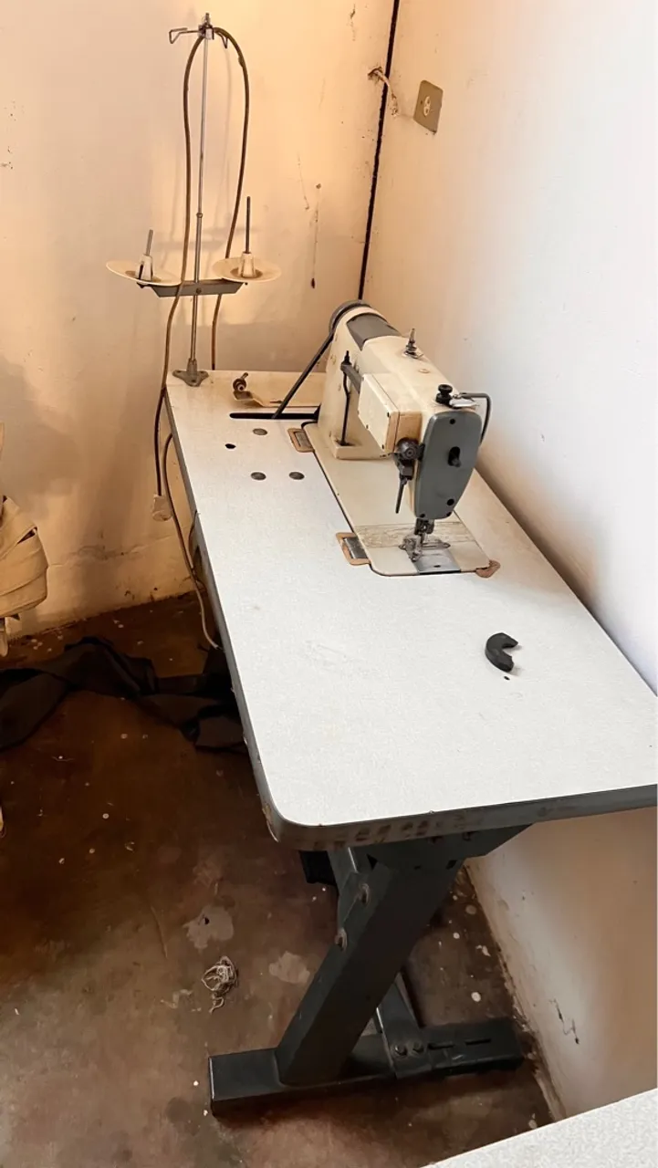 Máquina Industrial de Costura Completa