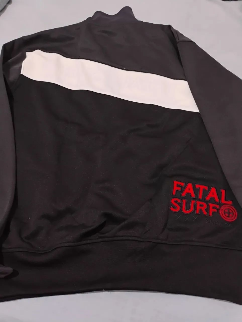 Casaco Fatal Surf Preto e Branco - Foto 4
